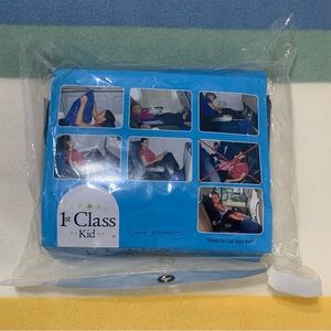 First Class Kid - Inflatable Foot Rest